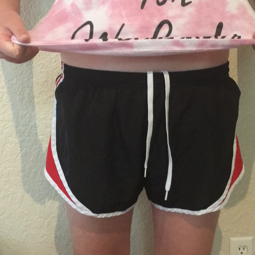 Black & red athletic shorts! 🖤❤️